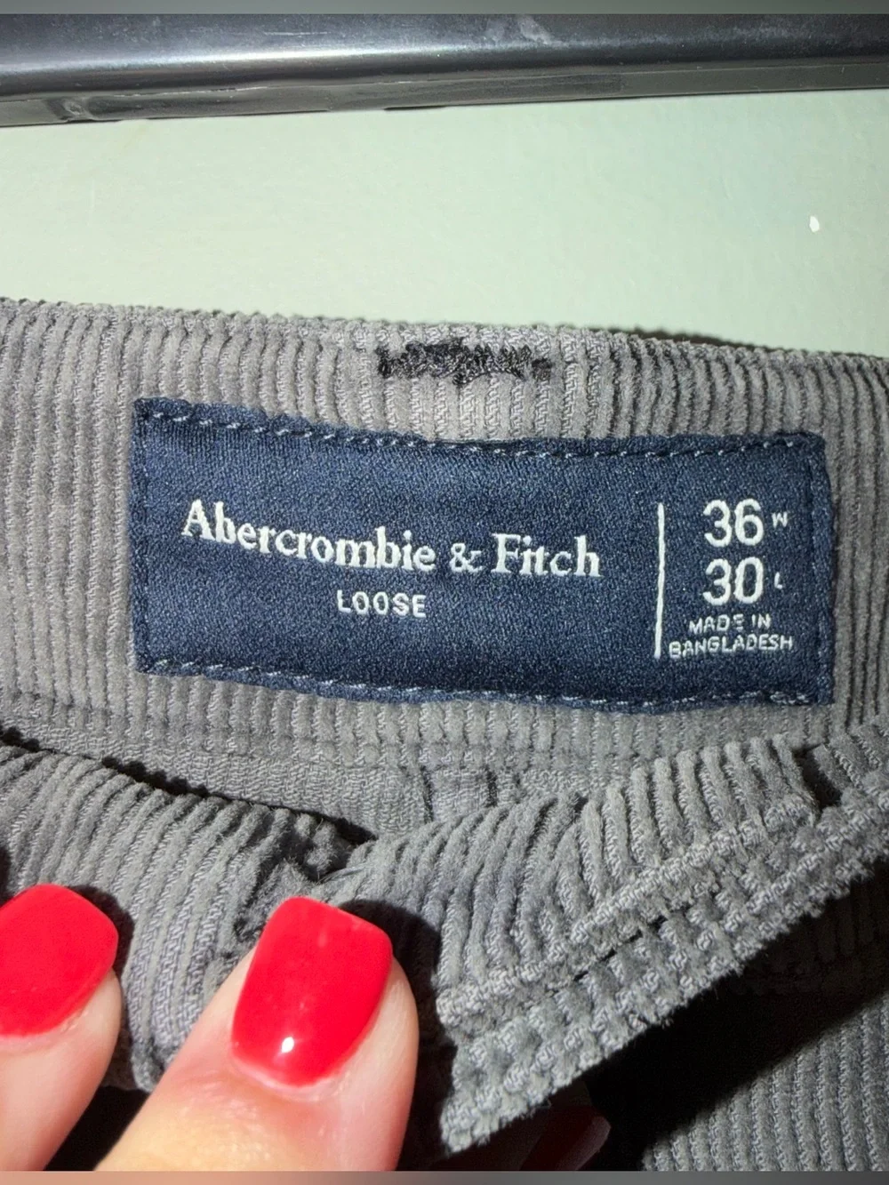 Abercrombie & Fitch Men’s Loose Fit Gray Corduroy Pants 36W 30L